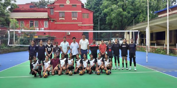 आरयू और एपीएस दीपाटोली के बीच अभ्यास वॉलीबॉल मैच
