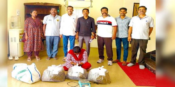 हैदराबाद में घर से चल रहा था गांजा तस्करी का नेटवर्क, महिला गिरफ्तार, 14.135 किलोग्राम गांजा जब्त