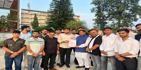 पीएमएसएसएस दाखिला प्रक्रिया जल्द शुरू कराने की मांग, अभाविप ने सांसद सत शर्मा को सौंपा ज्ञापन