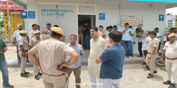 अलवर में पेट्रोल पंप के सेल्समैन को गोली मारकर फरार हुआ बदमाश, नाकेबंदी में आरोपित गिरफ्तार