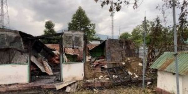 मणिपुर में फिर अशांति, इंफाल वेस्ट में मैतेई के पांच घरों में आग लगाने का आरोप