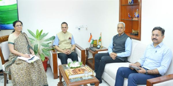 मुख्य सचिव ने पीएफआरडीए के अध्यक्ष शिवसुब्रमण्यन रमण से की भेंट