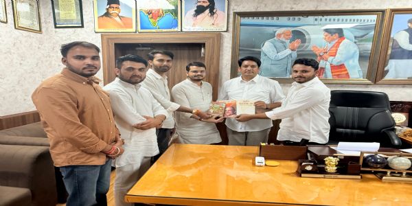 छात्रावासों के उन्नयन और समयबद्ध छात्रवृत्ति भुगतान की मांग, अभाविप ने मंत्री को सौंपा ज्ञापन