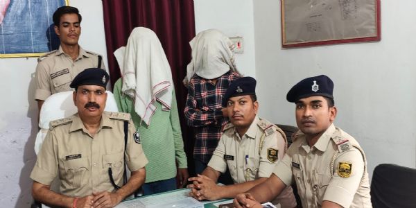 देशी पिस्तौल और चोरी की मोटरसाइकिल के साथ दो अपराधी गिरफ्तार