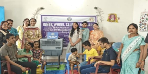 उम्मीद विद्यालय के बच्चों को गर्मी से राहत के लिए कुलर की भेंट