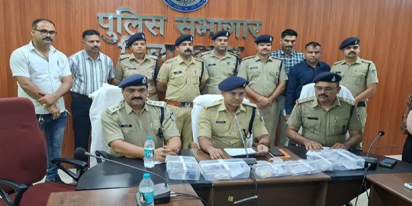 दमोह में 12.70 लाख की लूट का खुलासा: दो आरोपी गिरफ्तार, 8.50 लाख का माल बरामद
