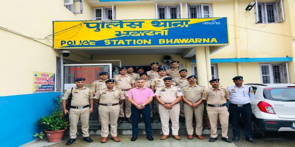 एंटी चिट्टा अभियान के तहत एसपी कांगड़ा ने किया पुलिस थानों का दौरा