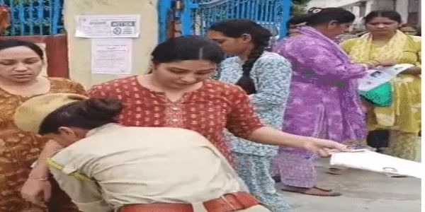 आरपीएससी सीनियर टीचर भर्ती परीक्षा:  जयपुर में मेटल डिटेक्टर जांच के बाद मिला प्रवेश