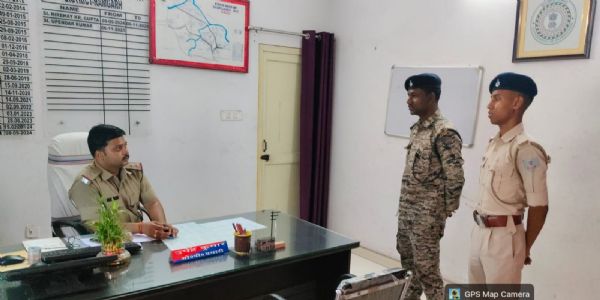 थानों में हुआ चौकीदारों का परेड, भ्रमणशील रहने का दिया आदेश