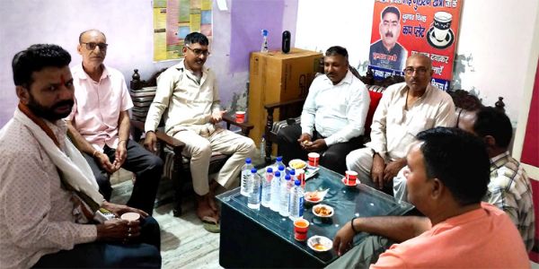 जन संघर्ष मोर्चा की बैठक में सामाजिक मुद्दों पर चर्चा, चंदा प्रकरण और पेड़ों की कटाई पर जताया रोष
