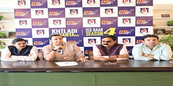 यूपीसीए काउंसिल बैठक में जानकारी देते अधिकारी यूपीसीए काउंसिल बैठक में जानकारी देते अधिकारी