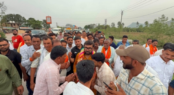 Sansad bunty vivek sahu ne 375 km ki dharmik padyatra poori ki, pahuche maihar Sansad bunty vivek sahu ne 375 km ki dharmik padyatra poori ki, pahuche maihar