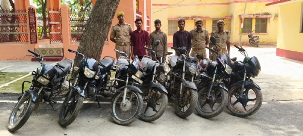 गिरफ्तार वाहन चोर गिरफ्तार वाहन चोर