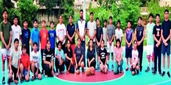आरएसडी एकेडमी में आयोजित ट्रायल में मौजूद खिलाड़ी।
