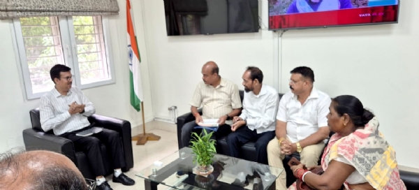 मलेरिया को लेकर सांसद विद्युत वर्णन महतो और भाजपा जिला अध्यक्ष संजीव सिन्हा,पूर्व विधायक मेनका सरदार सहित उन लोगों ने मुलाकात कर ज्ञापन सौंपा मलेरिया को लेकर सांसद विद्युत वर्णन महतो और भाजपा जिला अध्यक्ष संजीव सिन्हा,पूर्व विधायक मेनका सरदार सहित उन लोगों ने मुलाकात कर ज्ञापन सौंपा