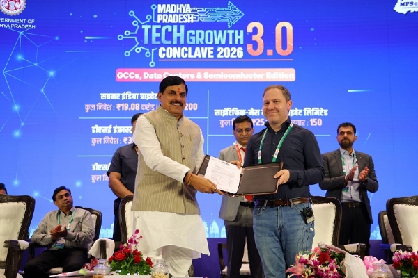 मुख्यमंत्री डॉ. यादव ने एमपी टेक ग्रोथ कॉन्क्लेव 3.0 में प्रतिनिधियों को लेटर ऑफ अलॉटमेंट प्रदान किए मुख्यमंत्री डॉ. यादव ने एमपी टेक ग्रोथ कॉन्क्लेव 3.0 में प्रतिनिधियों को लेटर ऑफ अलॉटमेंट प्रदान किए