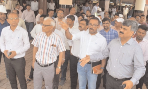 फोटो निरीक्षण के समय की फोटो निरीक्षण के समय की