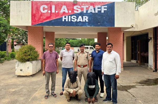पकड़े गए एटीएम चोरी के आरोपी।