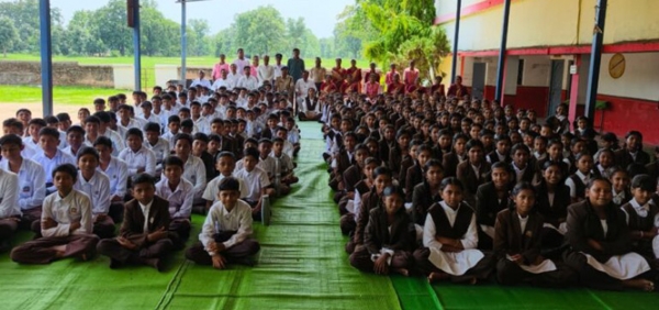 कांकेर पुलिस ने 250 विद्यार्थियों को सड़क, महिला और साइबर सुरक्षा की दी जानकारी कांकेर पुलिस ने 250 विद्यार्थियों को सड़क, महिला और साइबर सुरक्षा की दी जानकारी
