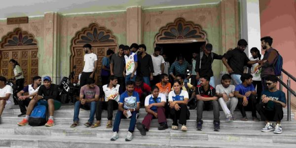 आउट ऑफ टर्न नियुक्ति और प्राइज मनी की मांग पर पैरा खिलाड़ियों ने किया धरना—प्र्दर्शन