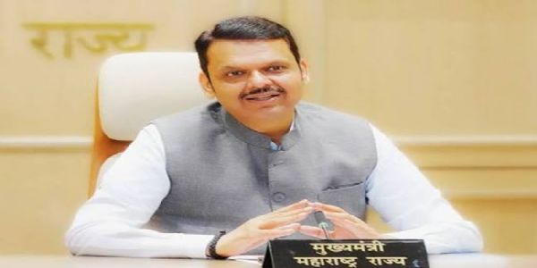 संशोधित श्रम कानूनों में व्यापक 'श्रमिक हित' को प्राथमिकता दी जाए : फडणवीस