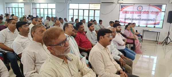 गोरखपुर जर्नलिस्ट प्रेस क्लब में ‘प्रेस से मिलिए’ कार्यक्रम का भव्य आयोजन* गोरखपुर जर्नलिस्ट प्रेस क्लब में ‘प्रेस से मिलिए’ कार्यक्रम का भव्य आयोजन*