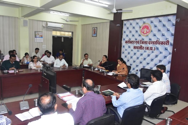ठोस अपशिष्ट प्रबंधन कार्य नियोजित ढंग से किया जाए , सभी जनपद सीईओ एवं सीएमओ कार्य योजना तैयार करें ठोस अपशिष्ट प्रबंधन कार्य नियोजित ढंग से किया जाए , सभी जनपद सीईओ एवं सीएमओ कार्य योजना तैयार करें