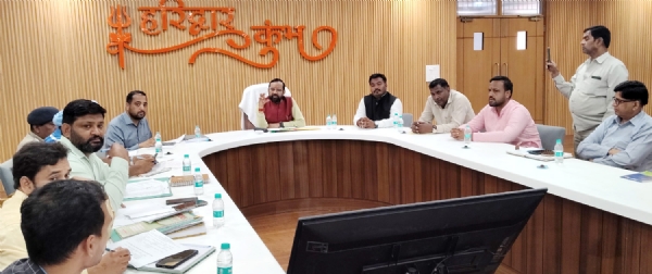 बैठक लेते हुए आयोग के उपाध्यक्ष भगवत प्रसाद मकवाना बैठक लेते हुए आयोग के उपाध्यक्ष भगवत प्रसाद मकवाना