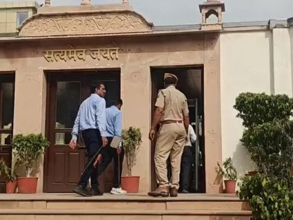 राजस्थान हाईकोर्ट को फिर बम से उड़ाने की धमकी राजस्थान हाईकोर्ट को फिर बम से उड़ाने की धमकी