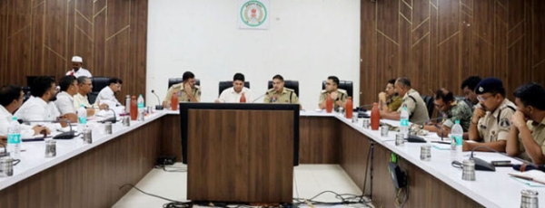 कलेक्टर एवं पुलिस अधीक्षक ने ली उच्चस्तरीय समीक्षा बैठक कलेक्टर एवं पुलिस अधीक्षक ने ली उच्चस्तरीय समीक्षा बैठक