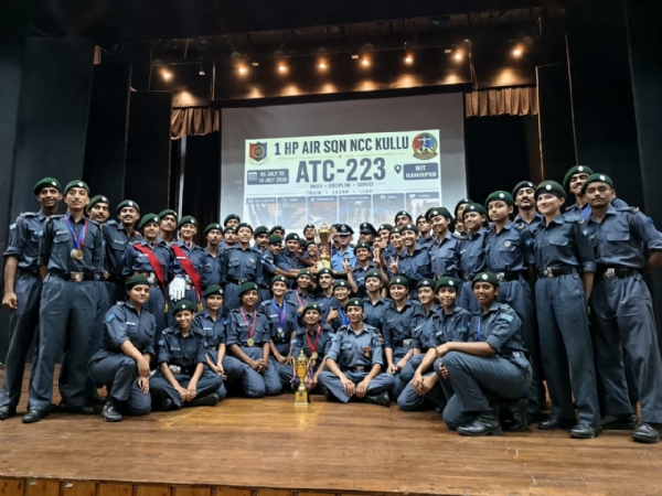 एनसीसी एयर विंग के कैंप मेें मंडी कालेज ने जीती ओवरऑल ट्रॉफी एनसीसी एयर विंग के कैंप मेें मंडी कालेज ने जीती ओवरऑल ट्रॉफी