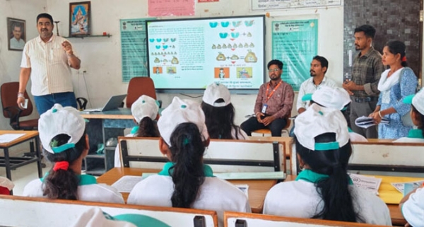 बीजापुर के पुनर्वासिताें को बैंकिंग एवं वित्तीय साक्षरता की दी गई जानकारी बीजापुर के पुनर्वासिताें को बैंकिंग एवं वित्तीय साक्षरता की दी गई जानकारी