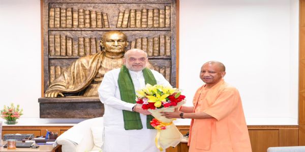 योगी आदित्यनाथ ने की गृह मंत्री अमित शाह से शिष्टाचार भेंट