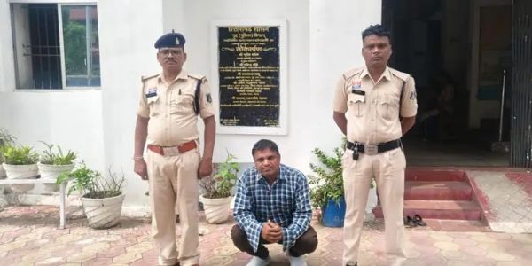 फर्जी अंकसूची के जरिए डाकपाल की नौकरी दिलाने वाला मास्टरमाइंड कोरबा से गिरफ्तार