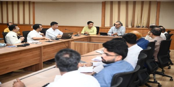 गुवाहाटी को बाढ़ मुक्त बनाने की तैयारियों की समीक्षा, लापरवाह ठेकेदारों पर कार्रवाई के निर्देश