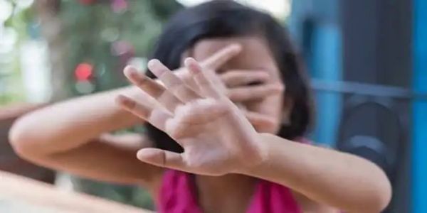 नशे में धुत्त युवकों ने नाबालिग से किया सामूहिक दुष्कर्म