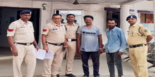 35 लीटर महुआ शराब के साथ दो आरोपित गिरफ्तार
