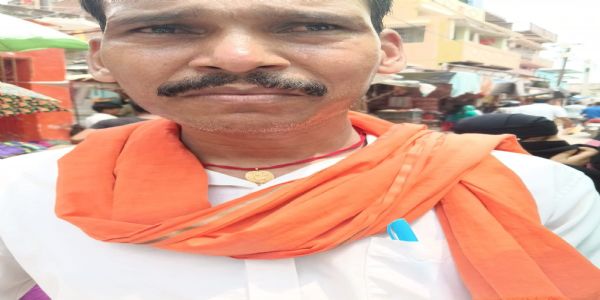 साइकिल के हैंडल से एक लाख रुपये से भरा झोला उड़ाया