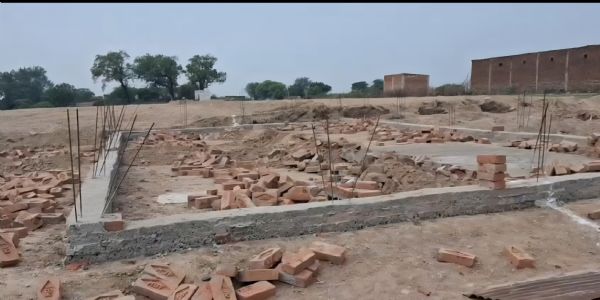 सरकारी जमीन पर अवैध प्लाटिंग पर चला प्रशासन का बुलडोजर, नजूल और तालाब की भूमि कब्जामुक्त