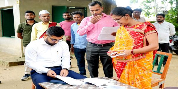 उपायुक्त ने कई बूथों का दाैरा कर डिजिटाइजेशन कार्य में तेजी का दिया निर्देश