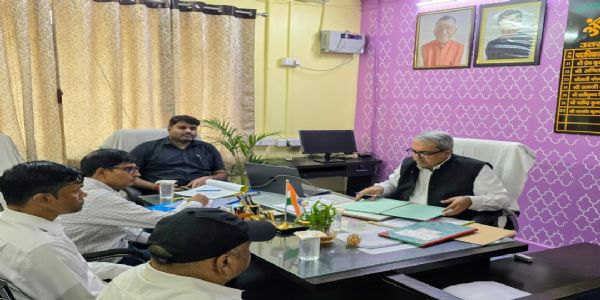 सरकारी जमीन के अतिक्रमण पर सख्त कार्रवाई करें: प्रमंडलीय आयुक्त