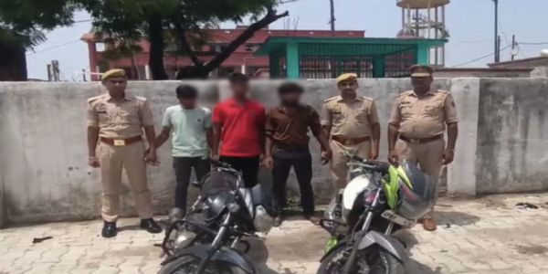 हाथरस में तीन वाहन चोर गिरफ्तार, दो चोरी की बाइक भी बरामद