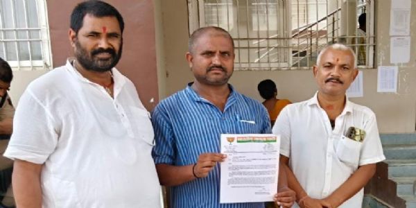 डरहार डकैती कांड के आरोपितों की गिरफ्तारी की मांग, भाजपा प्रतिनिधिमंडल ने एसएसपी को सौंपा ज्ञापन