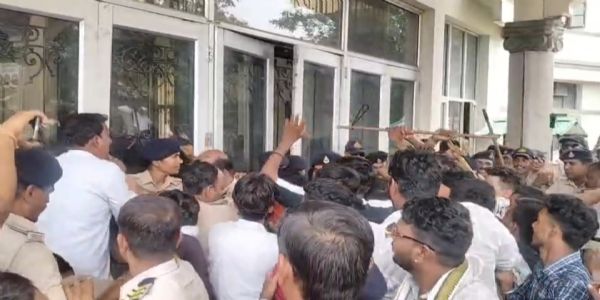 जबलपुर के सेंट अलॉयसियस स्कूल में धर्मांतरण के आरोपों पर हंगामा