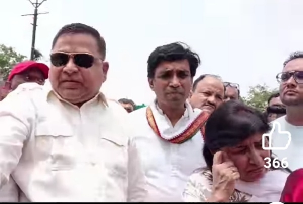 कांग्रेस विधायक डॉ विक्रांत भूरिया पहुंचे कांग्रेस विधायक डॉ विक्रांत भूरिया पहुंचे