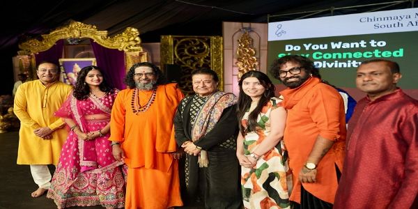 डरबन के चैट्सवर्थ स्टेडियम में मैन टू हनुमान कार्यक्रम में स्वामी अभेदानंद, पद्म श्री भजन सम्राट अनूप जलोटा व अन्य अतिथि डरबन के चैट्सवर्थ स्टेडियम में मैन टू हनुमान कार्यक्रम में स्वामी अभेदानंद, पद्म श्री भजन सम्राट अनूप जलोटा व अन्य अतिथि