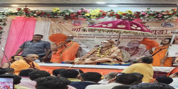 जगद्गुरु शंकराचार्य अविमुक्तेश्वरानंद ने दिलाया गौ-रक्षा का संकल्प, गाविष्ठि गोरक्षार्थ धर्म यात्रा का हुआ स्वागत