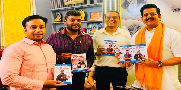 गोरखपुर :सांसद रवि किशन ने राजल नीति की तीन भोजपुरी पुस्तकों का किया विमोचन