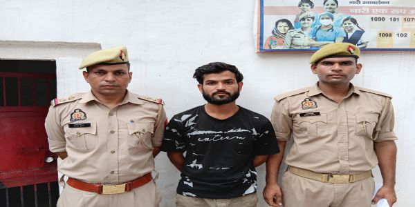 पुलिस ने पकड़े दो साइबर ठग, करोड़ों की ठगी का खुलासा
