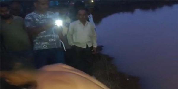 तालाब में डूबने से तीन छात्रों की मौत, शव बरामद